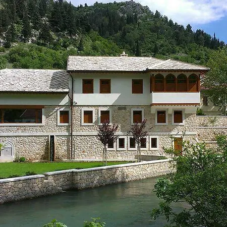 Sarin Nyaraló Stolac